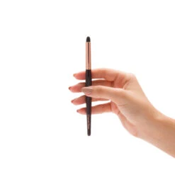 Charlotte Tilbury Eye Smudger Brush -Christophe Robin Shop p 550x550 1661